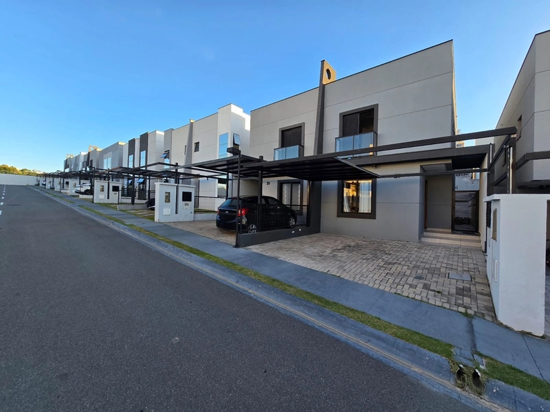 Casa em Condomínio para Venda em Vinhedo / SP no bairro Pinheirinho: 2ª foto da galeria de imagens do imóvel