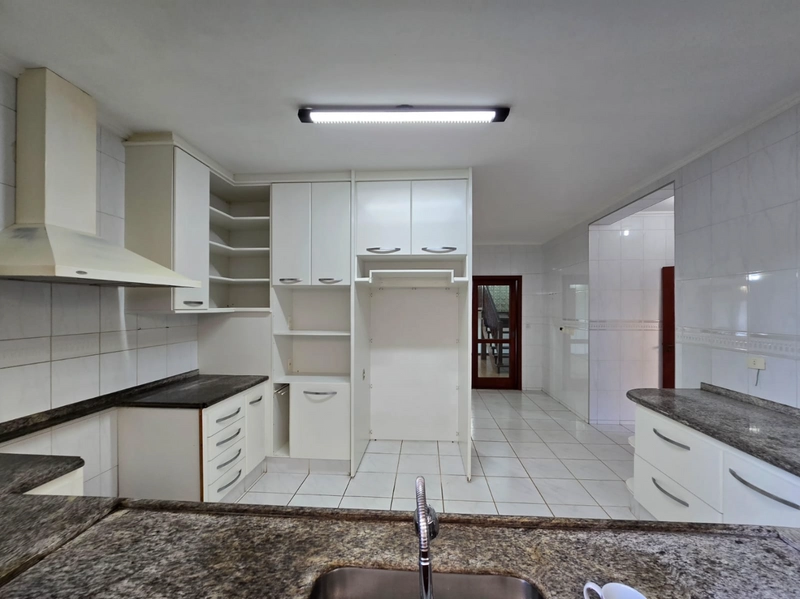 Casa para venda ou locação - no elegante Condomínio Bosque de Grevílea em Vinhed: 51ª foto da galeria de imagens do imóvel
