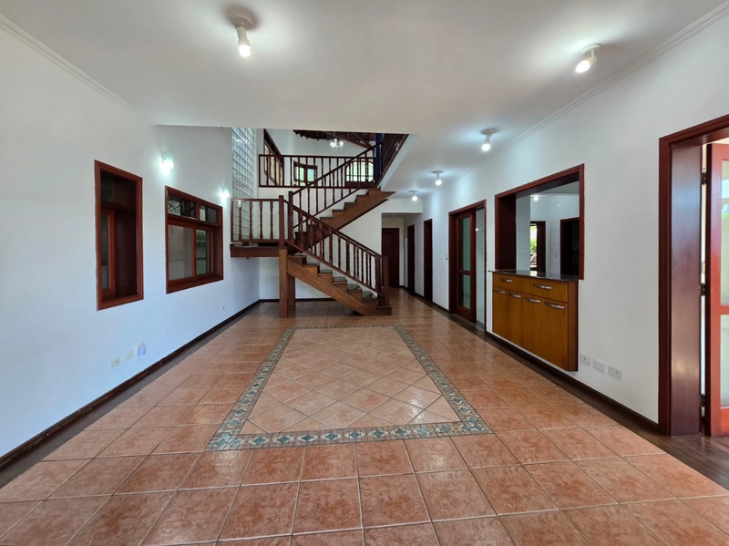 Casa para venda ou locação - no elegante Condomínio Bosque de Grevílea em Vinhed: 5ª foto da galeria de imagens do imóvel