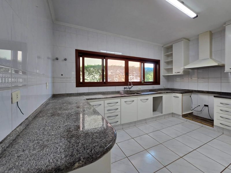 Casa para venda ou locação - no elegante Condomínio Bosque de Grevílea em Vinhed: 56ª foto da galeria de imagens do imóvel