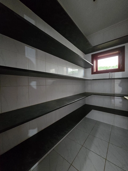 Casa para venda ou locação - no elegante Condomínio Bosque de Grevílea em Vinhed: 52ª foto da galeria de imagens do imóvel