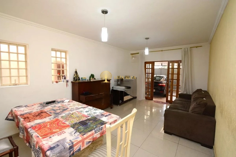 Duas Casas no Mesmo Terreno ? Ideal para Morar ou Investir: 1ª foto da galeria de imagens do imóvel