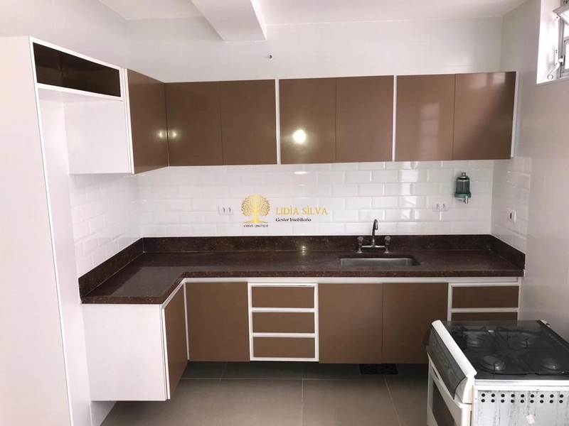 Sobrado Espaçoso à Venda na Vila Gumercindo: 3ª foto da galeria de imagens do imóvel