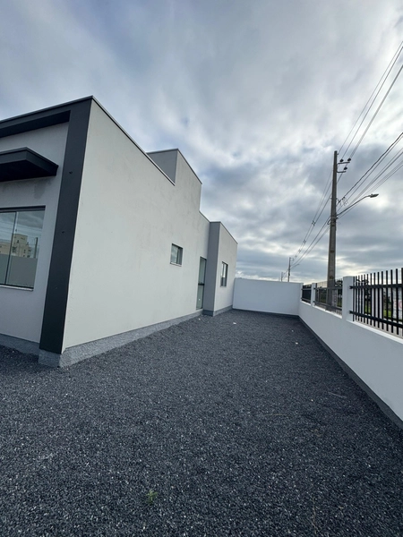 CASA DE ESQUINA EM TIJUCAS À VENDA: 4ª foto da galeria de imagens do imóvel