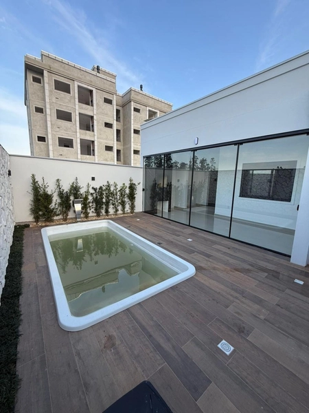 CASA À VENDA NO GALAPAGOS: 4ª foto da galeria de imagens do imóvel