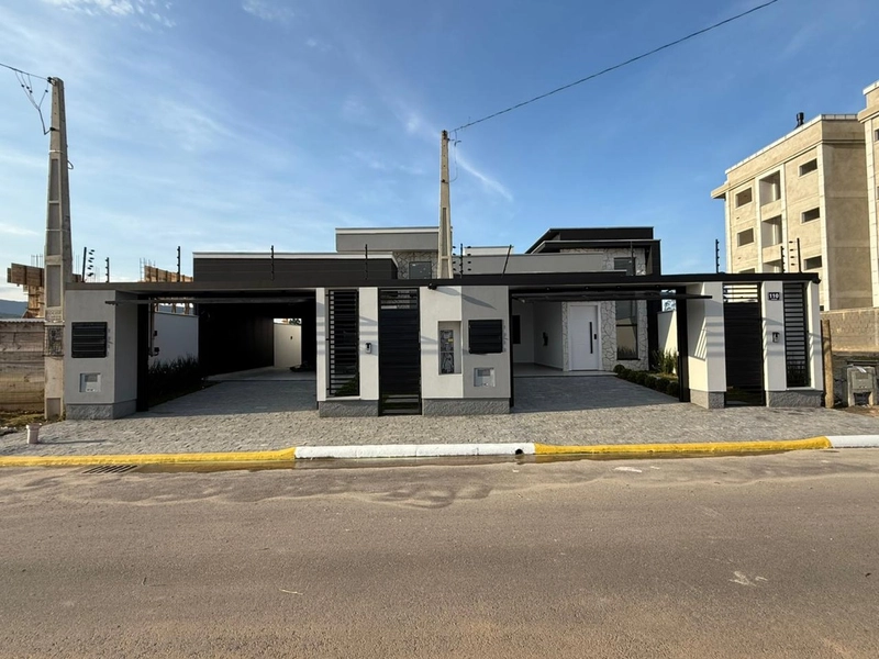 CASA À VENDA NO GALAPAGOS: 2ª foto da galeria de imagens do imóvel