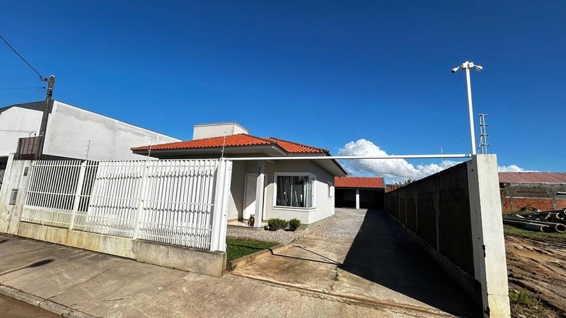CASA INDIVIDUAL À VENDA EM TIJUCAS: 4ª foto da galeria de imagens do imóvel