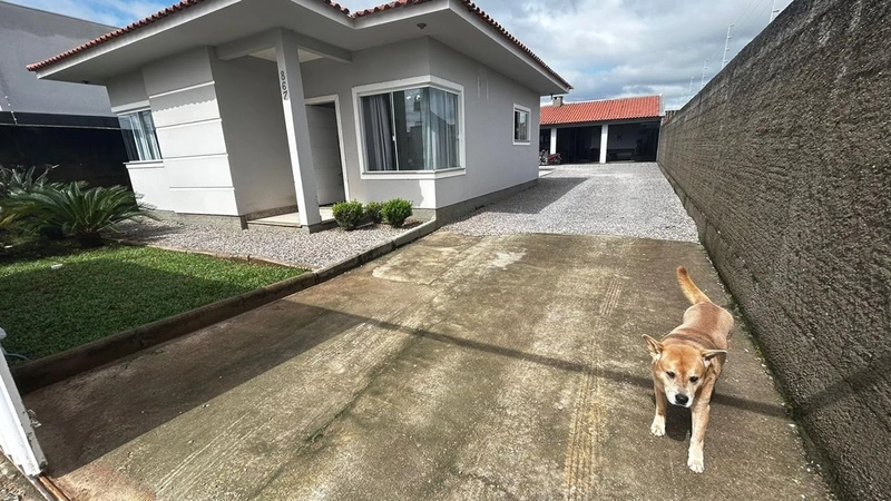 CASA INDIVIDUAL À VENDA EM TIJUCAS: 7ª foto da galeria de imagens do imóvel