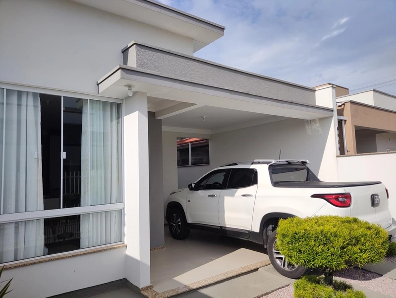 CASA À VENDA EM TIJUCAS: 2ª foto da galeria de imagens do imóvel