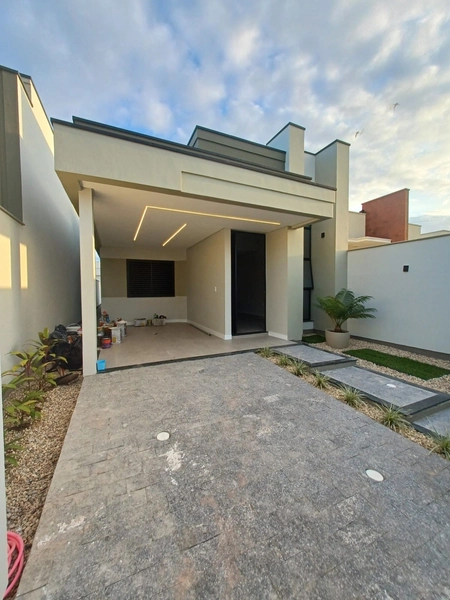 CASA COM 3 DORMITORIOS À VENDA EM TIJUCAS: 3ª foto da galeria de imagens do imóvel