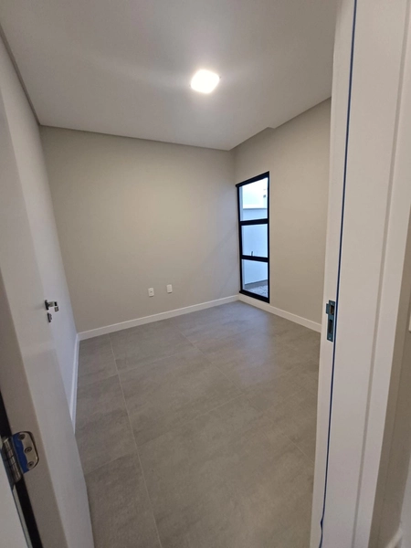 CASA COM 3 DORMITORIOS À VENDA EM TIJUCAS: 12ª foto da galeria de imagens do imóvel
