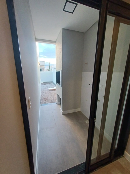 CASA COM 3 DORMITORIOS À VENDA EM TIJUCAS: 5ª foto da galeria de imagens do imóvel