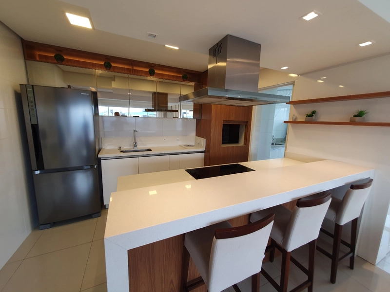 APTO 12° ANDAR 3 DORMS., 2 VAGAS ESTAC.,  DECORADO VISTA MAR: 6ª foto da galeria de imagens do imóvel