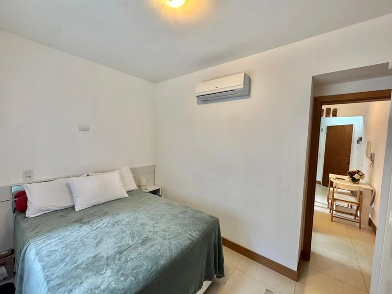 01 Dormitório com Garagem Decorado ! Bairro Navegantes: 2ª foto da galeria de imagens do imóvel