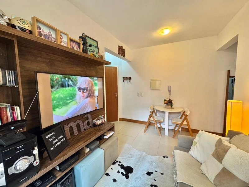 01 Dormitório com Garagem Decorado ! Bairro Navegantes