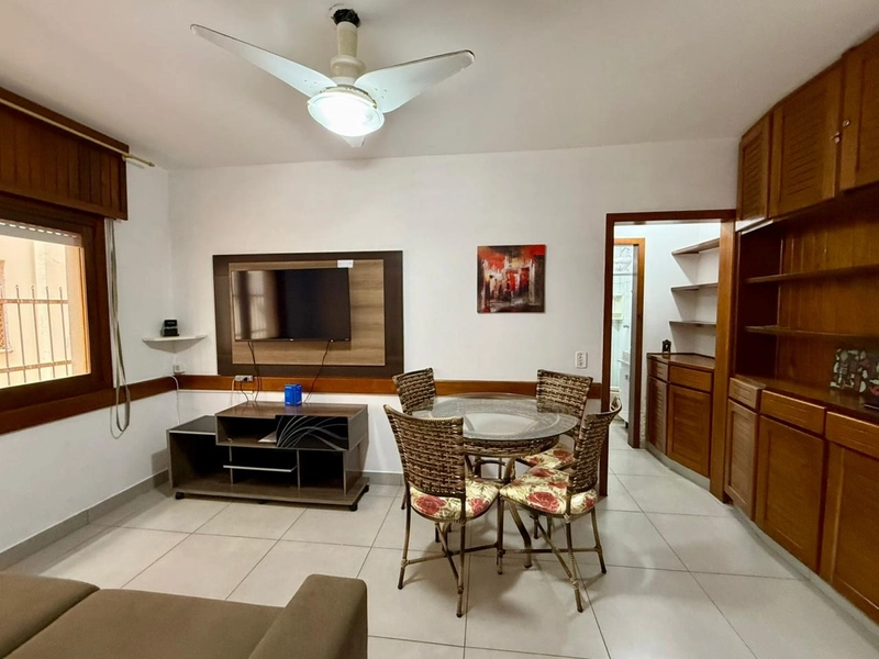 Apartamento no centro à 50 metros da beira mar: 2ª foto da galeria de imagens do imóvel