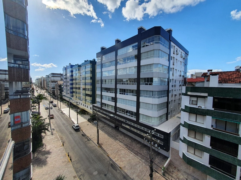 4 DORMS., SACADÃO DE FRENTE A 1 QUADRA DO MAR !! IMPERDÍVEL !!: 6ª foto da galeria de imagens do imóvel