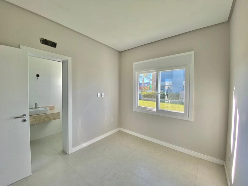 LINDA CASA 4 SUÍTES NOVA CONDOMÍNIO FECHADO DE ALTO PADRÃO POR 950 Mi: 13ª foto da galeria de imagens do imóvel