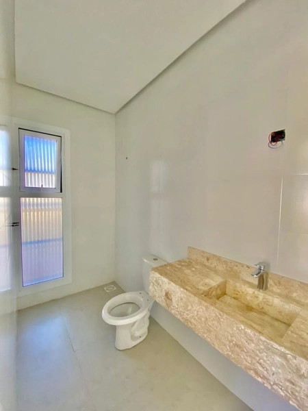 LINDA CASA 4 SUÍTES NOVA CONDOMÍNIO FECHADO DE ALTO PADRÃO POR 950 Mi: 3ª foto da galeria de imagens do imóvel