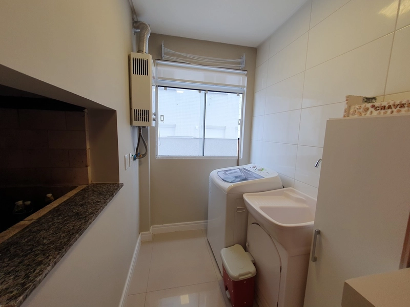 EDIFÍCIO FRENTE PRAÇA C/ PISCINA  APTO 2 DORMS., MOBILIADO: 5ª foto da galeria de imagens do imóvel