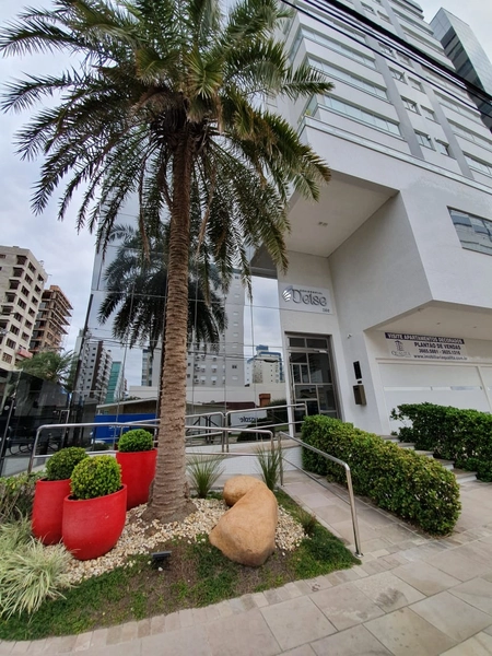 IMÓVEL ALTO LUXO 12° ANDAR DECORADO  EDIF., C/ LINDA PISCINA: 3ª foto da galeria de imagens do imóvel