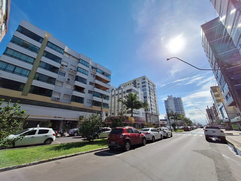 Apartamento na Avenida Ruda no centro da cidade: 2ª foto da galeria de imagens do imóvel