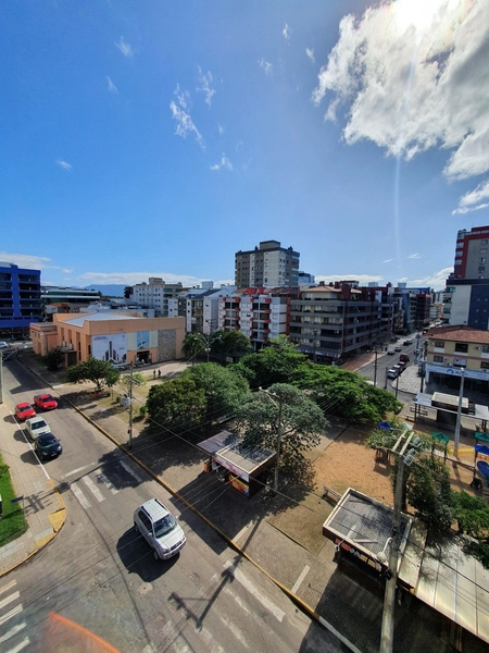 CENTRO PRAÇA DA IGREJA SACADA DE FRENTE: 2ª foto da galeria de imagens do imóvel