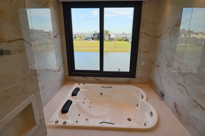 RESIDÊNCIA DE ALTO PADRÃO NO CAPÃO ILHAS RESORT: 23ª foto da galeria de imagens do imóvel