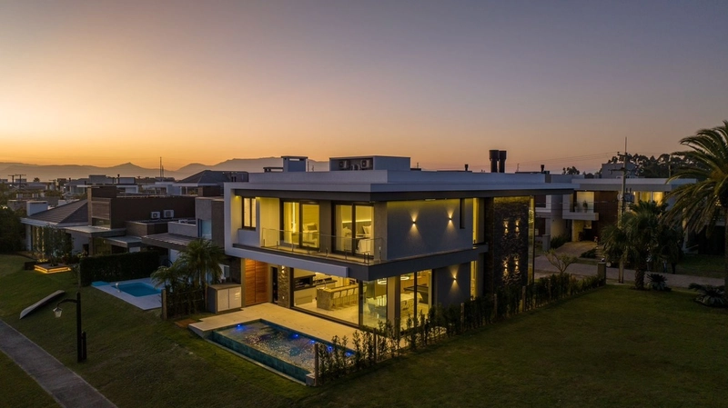 RESIDÊNCIA DE ALTO PADRÃO NO CAPÃO ILHAS RESORT: 4ª foto da galeria de imagens do imóvel