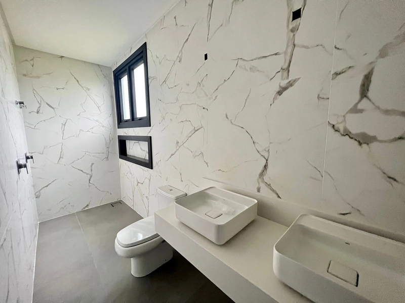 CONDOMÍNIO FECHADO !! LINDA CASA 4 SUÍTES NOVA: 8ª foto da galeria de imagens do imóvel