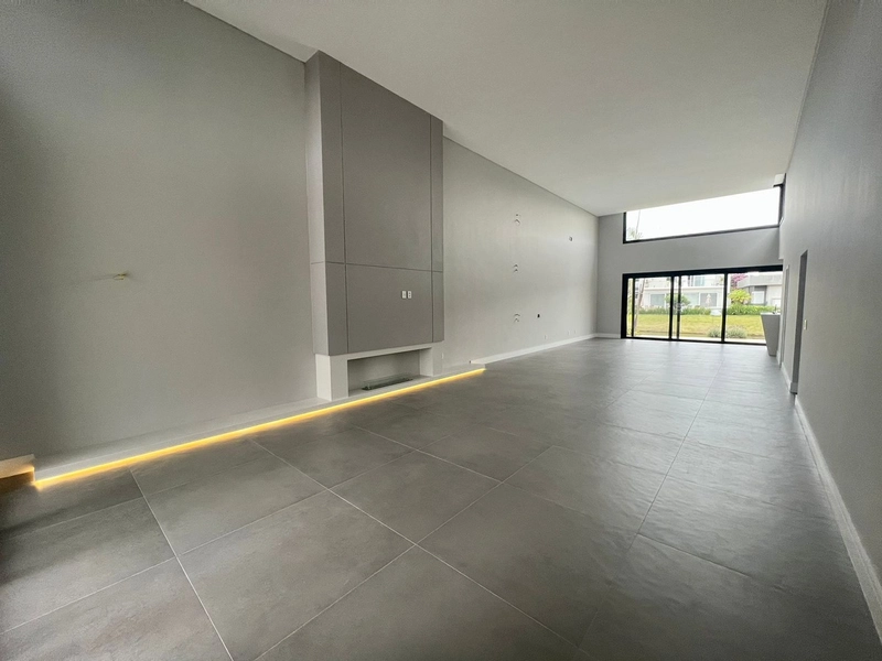 CONDOMÍNIO FECHADO !! LINDA CASA 4 SUÍTES NOVA: 5ª foto da galeria de imagens do imóvel