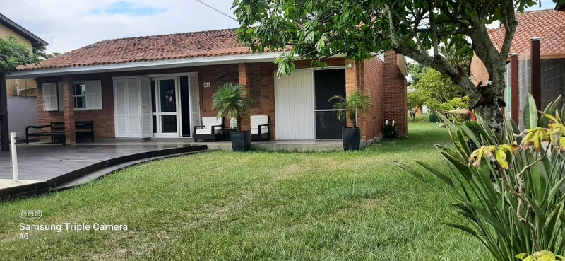 Casa em Atlântida: 2ª foto da galeria de imagens do imóvel