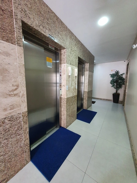 APTO DE FRENTE SUPER BEM LOCALIZADO MAR E PRAÇA BOIANOVISKI: 3ª foto da galeria de imagens do imóvel