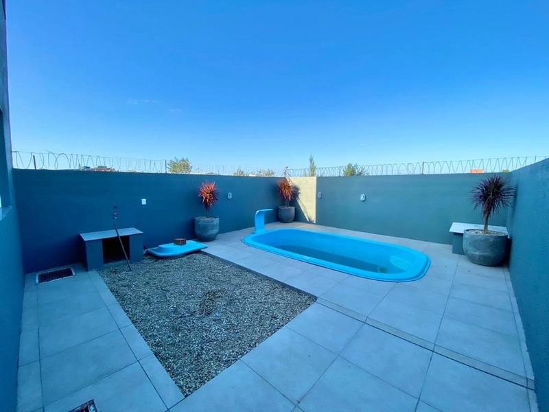 SOBRADO NOVO !!! COM PISCINA JUNTO AO MAR: 3ª foto da galeria de imagens do imóvel
