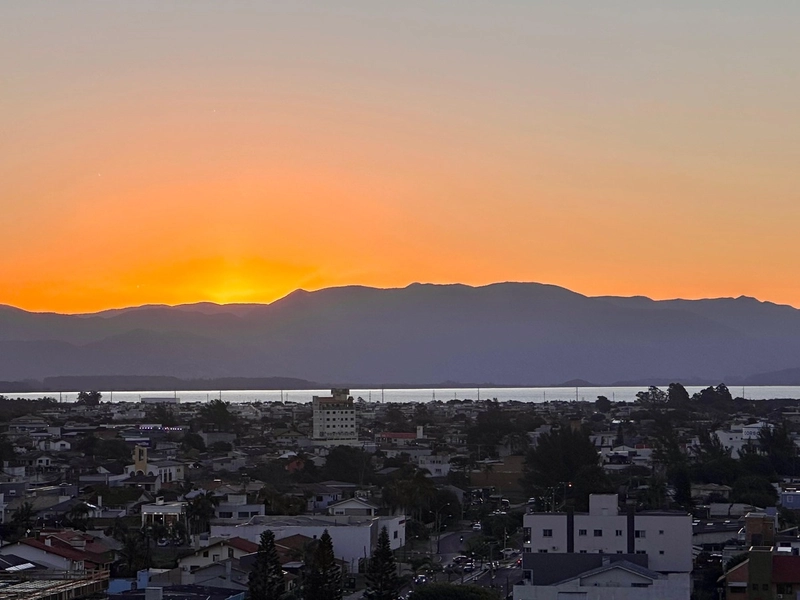 VISTA PARA A SERRA E MOBILIADO DE ALTO PADRÃO: 27ª foto da galeria de imagens do imóvel
