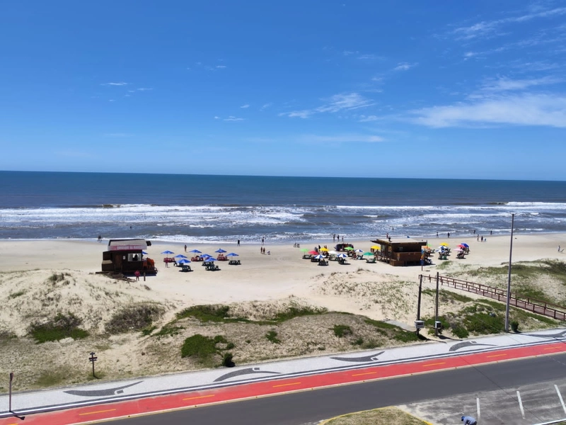 BEIRA MAR APTO DECORADO VISTA DE CINEMA: 20ª foto da galeria de imagens do imóvel