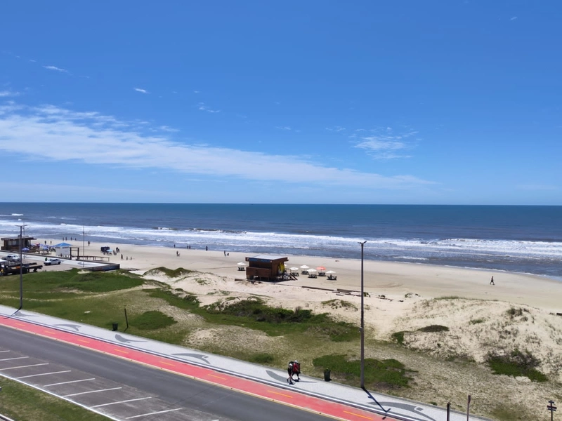 BEIRA MAR APTO DECORADO VISTA DE CINEMA: 19ª foto da galeria de imagens do imóvel