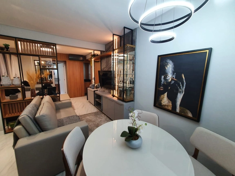 APTO NOVO DECORADO !! ÓTIMA LOCALIZAÇÃO JUNTO A PRAÇA BOIANOVISKI: 1ª foto da galeria de imagens do imóvel