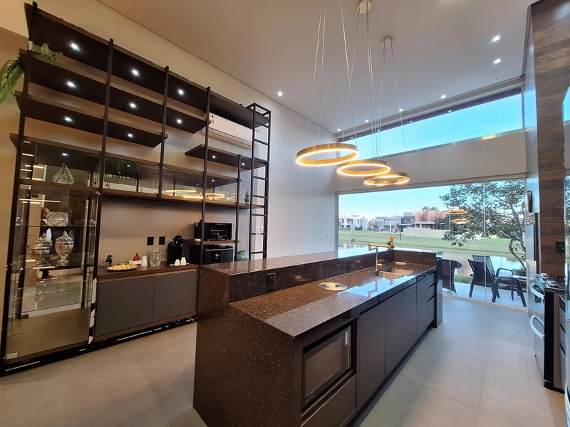 CONDOMÍNIO DE ALTO PADRÃO !! LINDA CASA BEIRA LAGO DECORADA: 7ª foto da galeria de imagens do imóvel