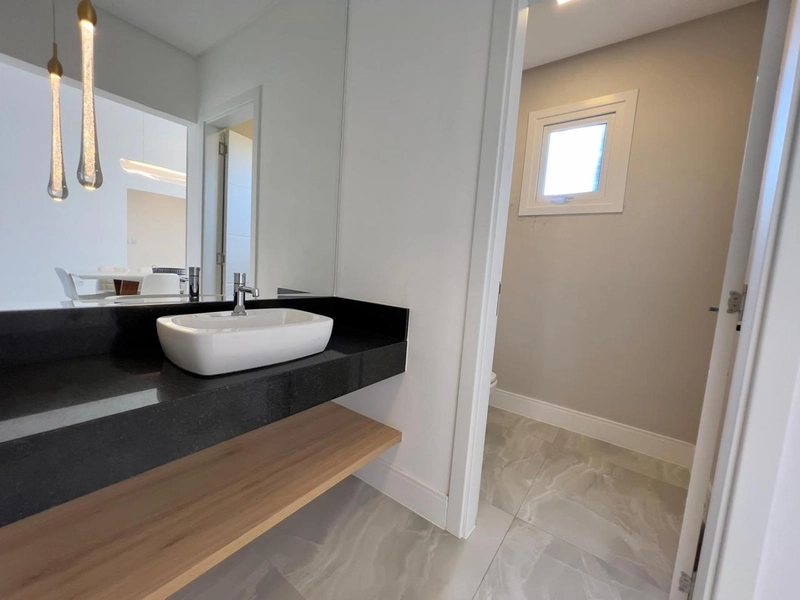 CONDOMÍNIO DE ALTO PADRÃO !! LINDA CASA TERREA DECORADA E COM PISCINA: 3ª foto da galeria de imagens do imóvel