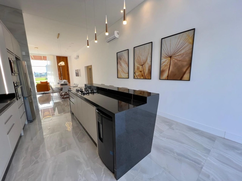 CONDOMÍNIO DE ALTO PADRÃO !! LINDA CASA TERREA DECORADA E COM PISCINA: 4ª foto da galeria de imagens do imóvel