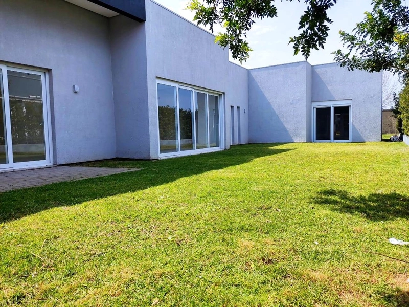 Linda Casa no Condomínio Dubai: 17ª foto da galeria de imagens do imóvel