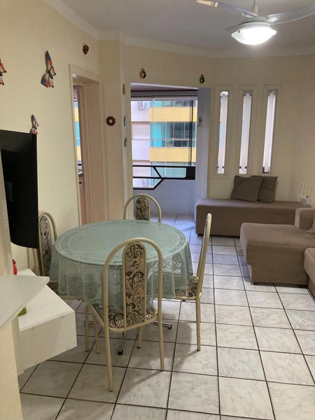 APARTAMENTO EM AVENIDA, PRÓXIMO AO MAR E À PRAÇA FLÁVIO BOIANOVSKI: 3ª foto da galeria de imagens do imóvel