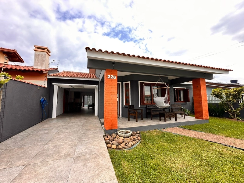 CASA Á VENDA LADO MAR !! PRONTO PARA OCUPAR: 1ª foto da galeria de imagens do imóvel