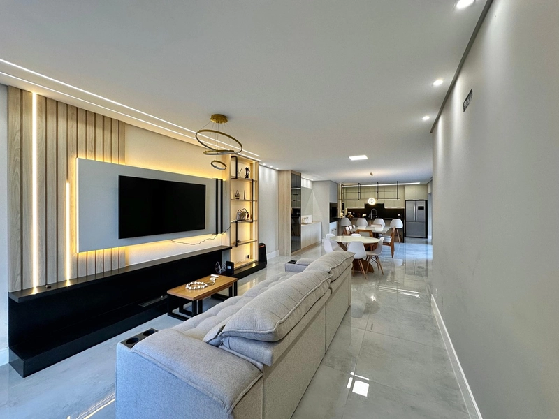 CASA TÉRREA COM PLANTA AMPLA E ÁREA SOCIAL INTEGRADA: 10ª foto da galeria de imagens do imóvel