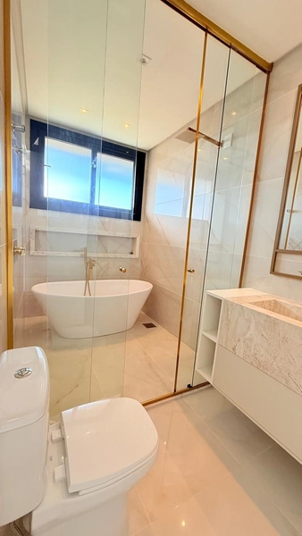 CONDOMÍNIO ALTO PADRÃO !! SOBRADO LUXUOSO BEIRA LAGO DECORADO: 13ª foto da galeria de imagens do imóvel
