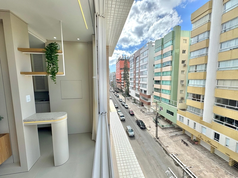 APTO NOVO DECORADO , 3 DORMS.,  Á 1 QUADRA DO MAR: 2ª foto da galeria de imagens do imóvel