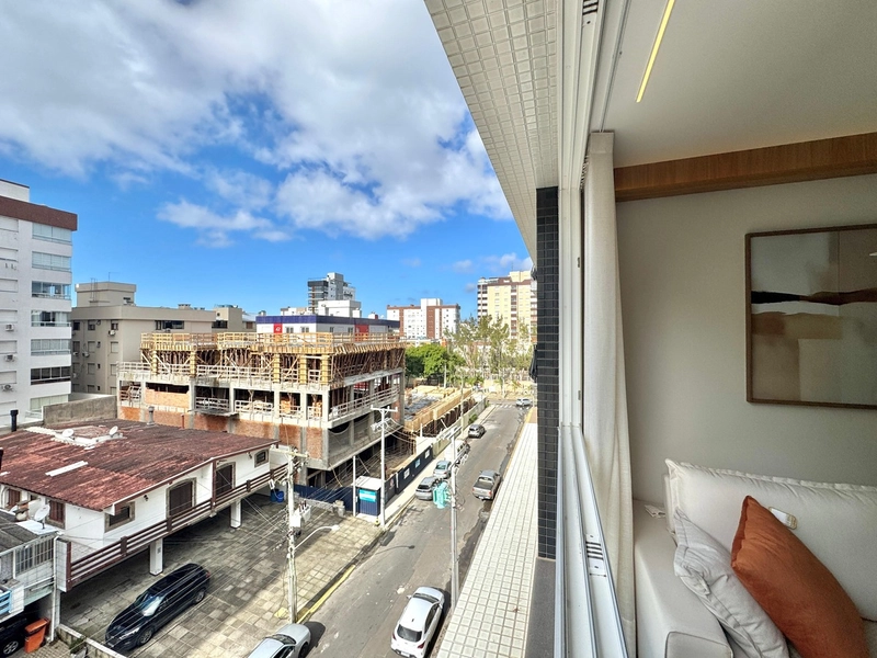 APTO NOVO DECORADO , 3 DORMS.,  Á 1 QUADRA DO MAR: 4ª foto da galeria de imagens do imóvel