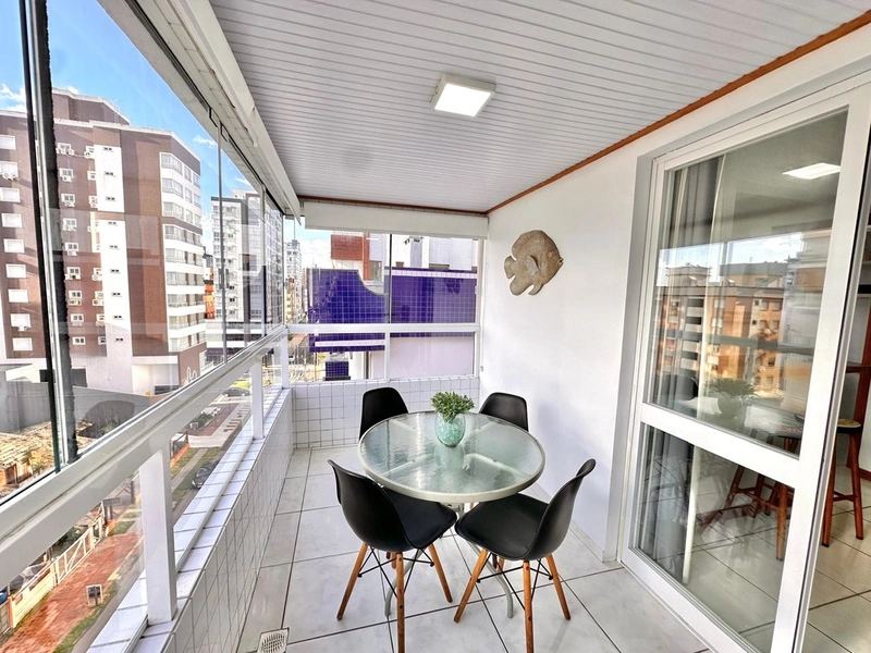 Apartamento de frente ao lado da Praça Luiz Bassani: 2ª foto da galeria de imagens do imóvel