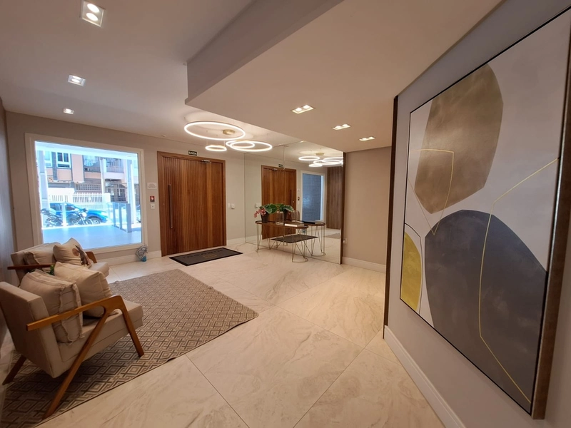 JUNTO A BEIRA MAR E PRAÇA BOIANOVISKI !! APTO NOVO DECORADO: 2ª foto da galeria de imagens do imóvel